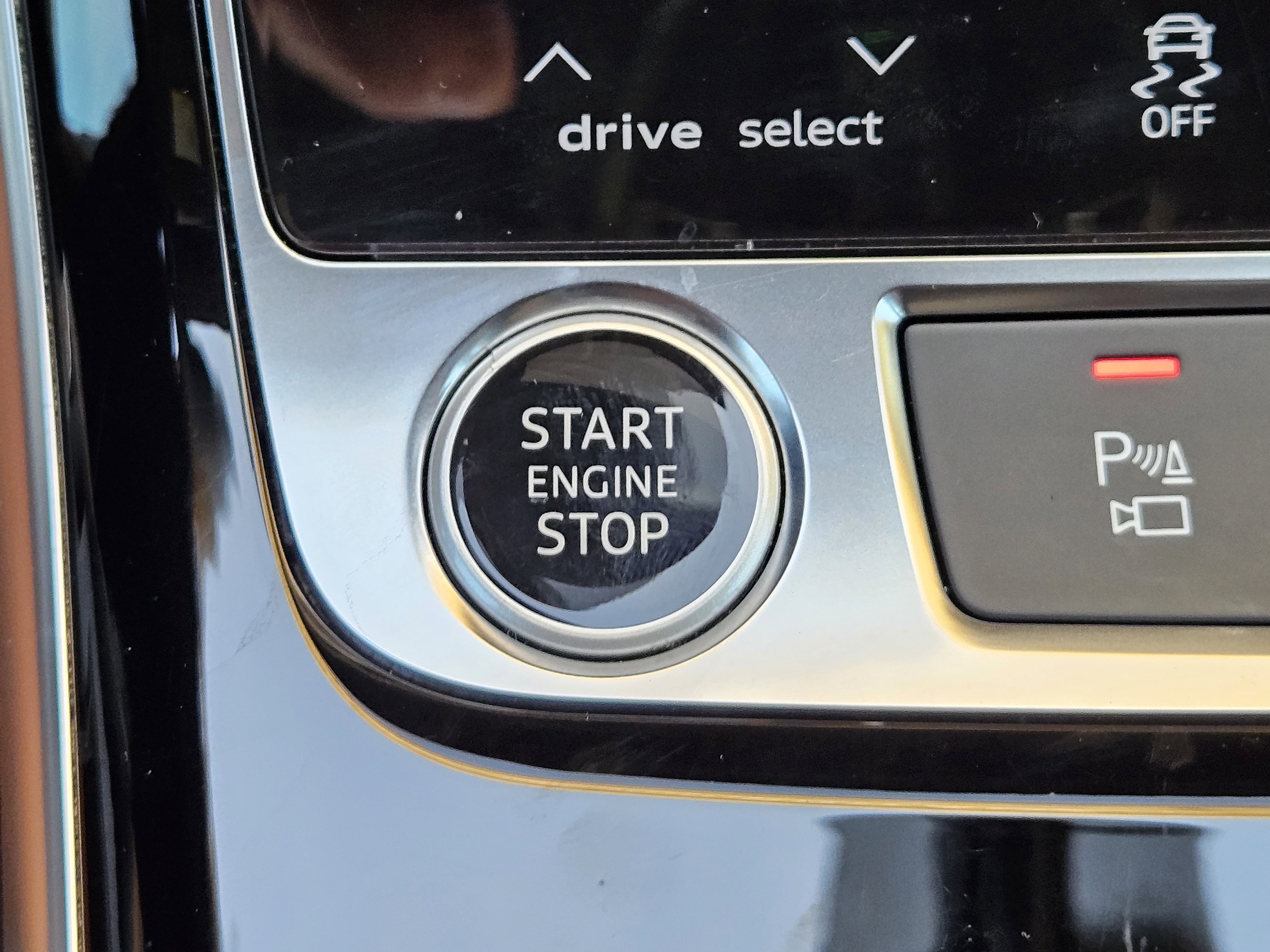 Used 2021 Audi A8 L 4.0T w/ Executive Plus Package image 21