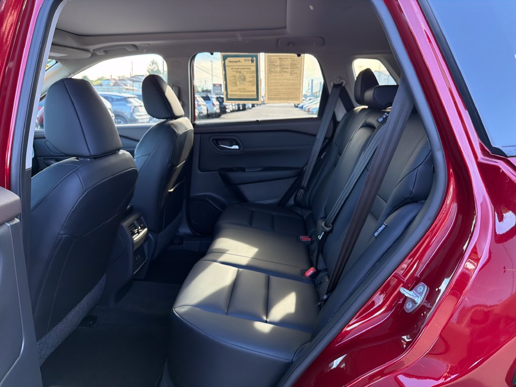 Used 2023 Nissan Rogue SV w/ SV Premium B Package AWD/4WD image 17