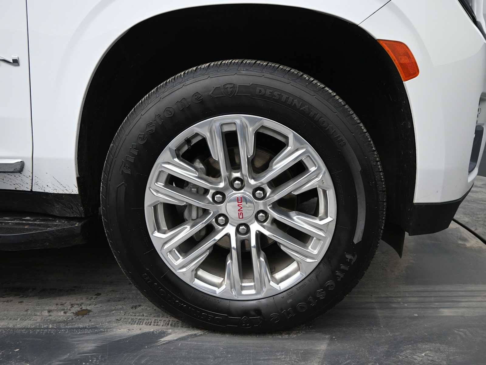 Used 2024 GMC Yukon SLT image 10