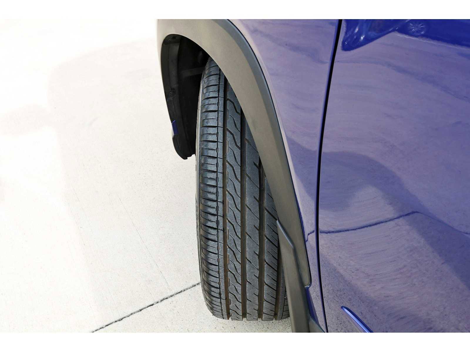 Used 2024 Toyota Corolla Cross XLE w/ Convenience Package image 28