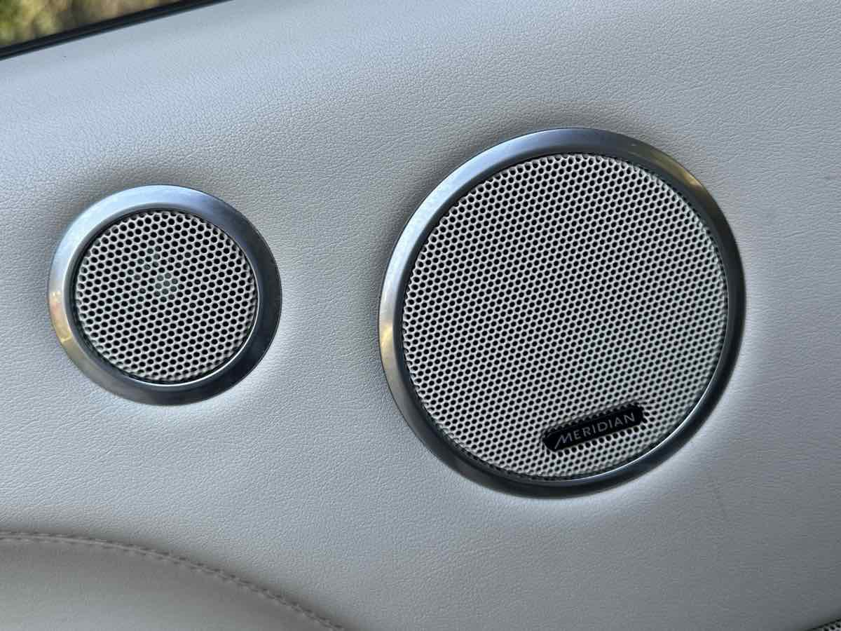 Used 2014 Land Rover Range Rover HSE image 32