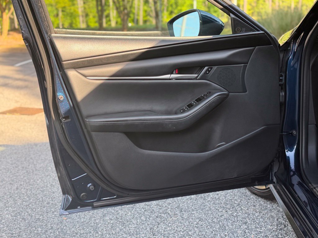 Used 2022 MAZDA MAZDA3 s FWD image 9
