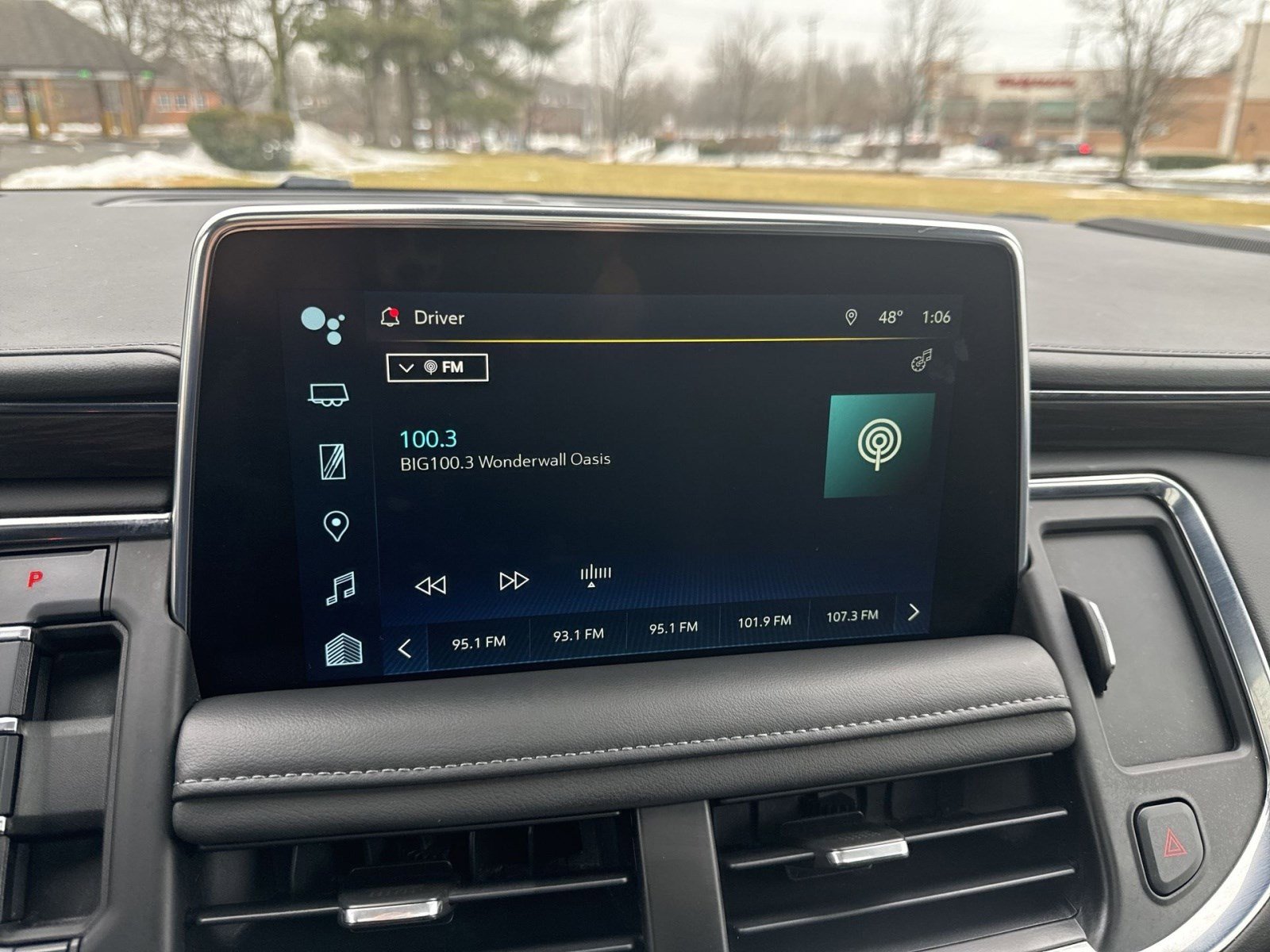 Used 2023 Chevrolet Suburban Z71 image 18