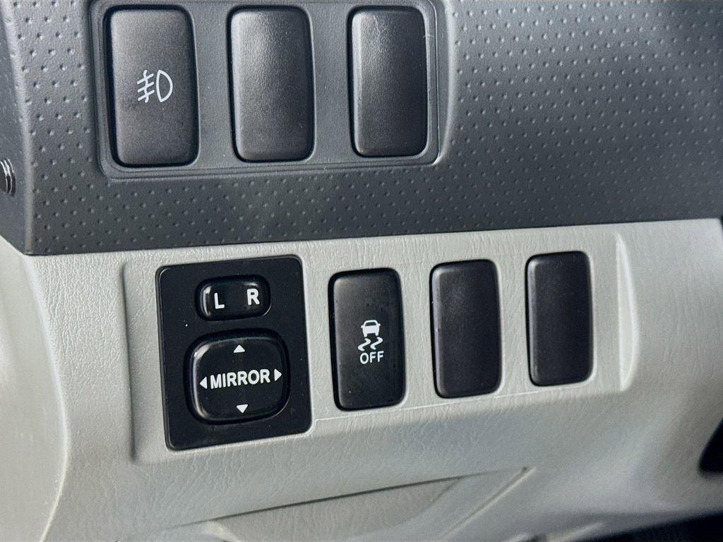 Used 2014 Toyota Tacoma PreRunner w/ SR5 Package image 12