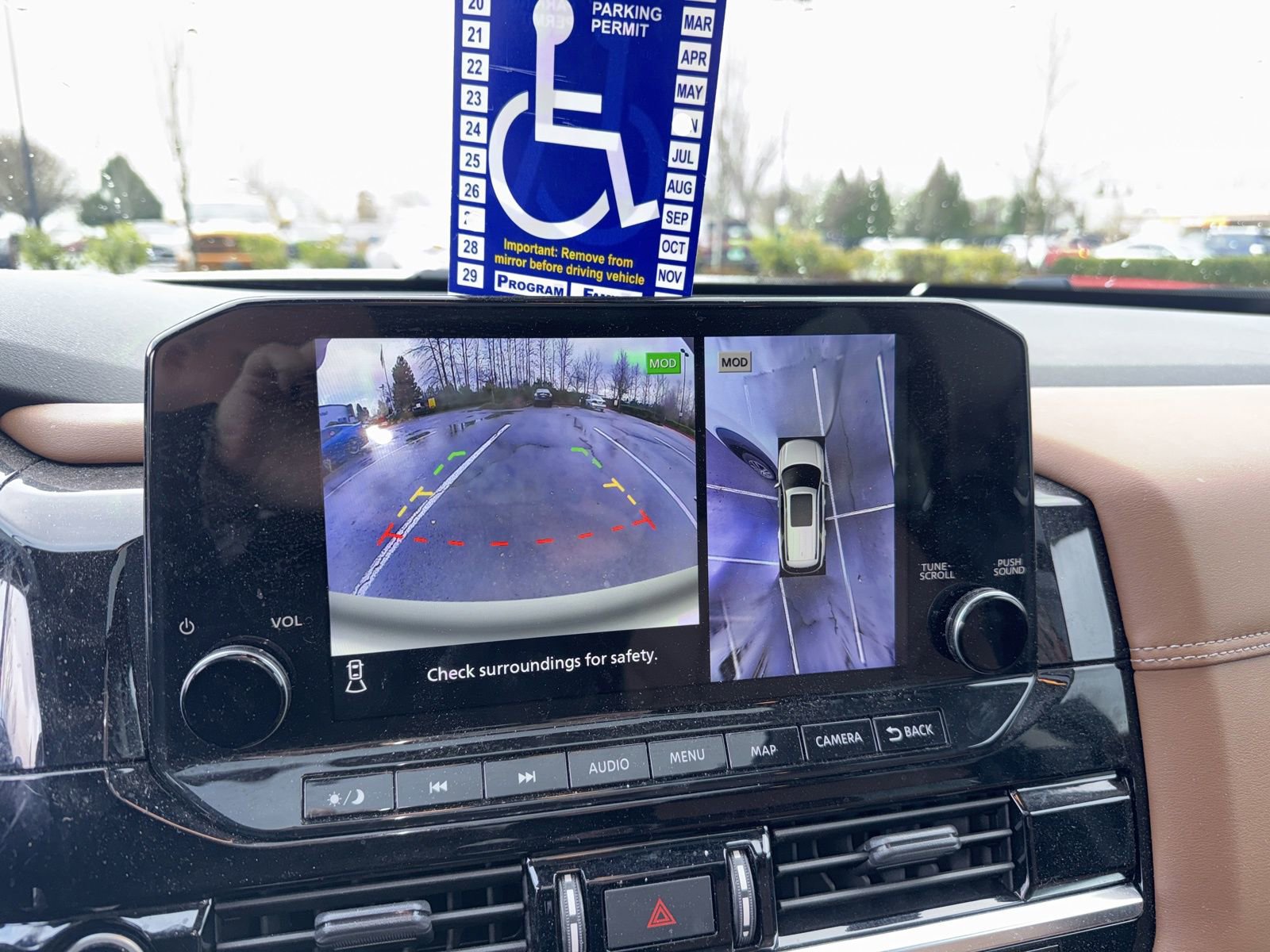 Used 2023 Nissan Pathfinder Platinum image 19