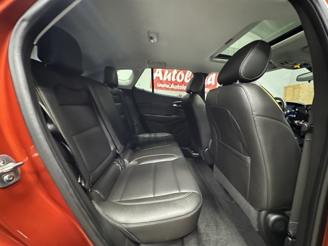 Used 2024 Chevrolet Trax ACTIV w/ Sunroof Package FWD image 13