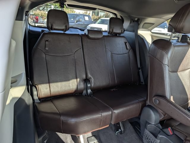 Used 2022 Toyota Sienna Platinum AWD/4WD image 32