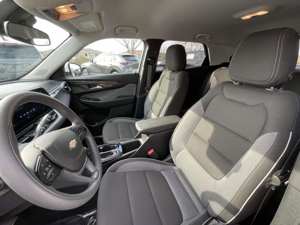 Used 2025 Chevrolet TrailBlazer LT image 27