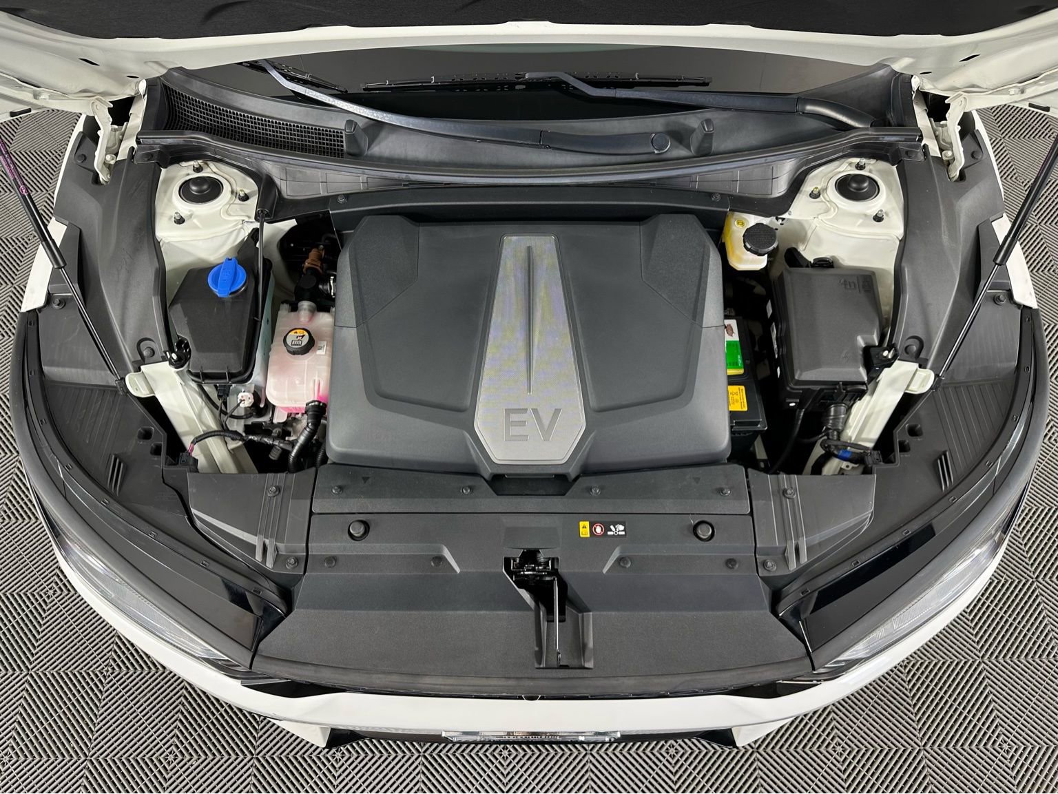 Used 2022 Kia EV6 GT-Line w/ GT-Line Suede Seat Package image 27