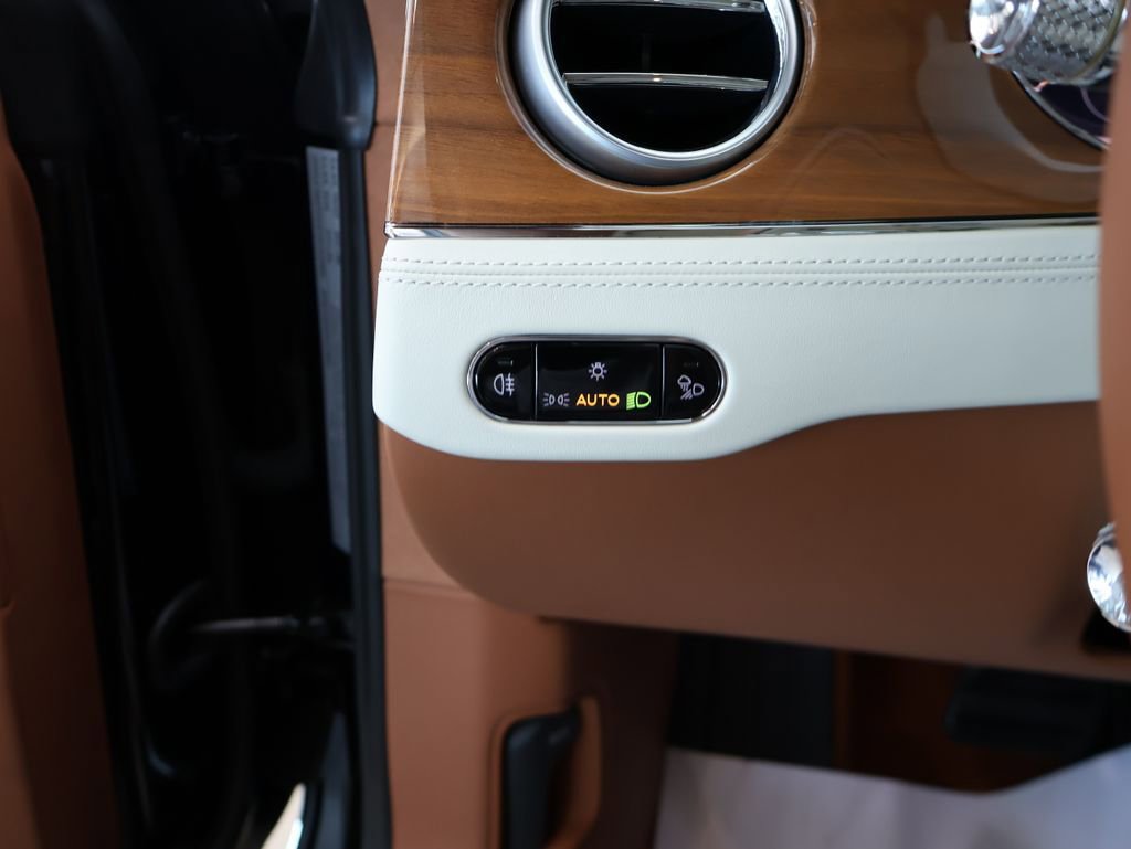 Used 2024 Bentley Continental GT image 34