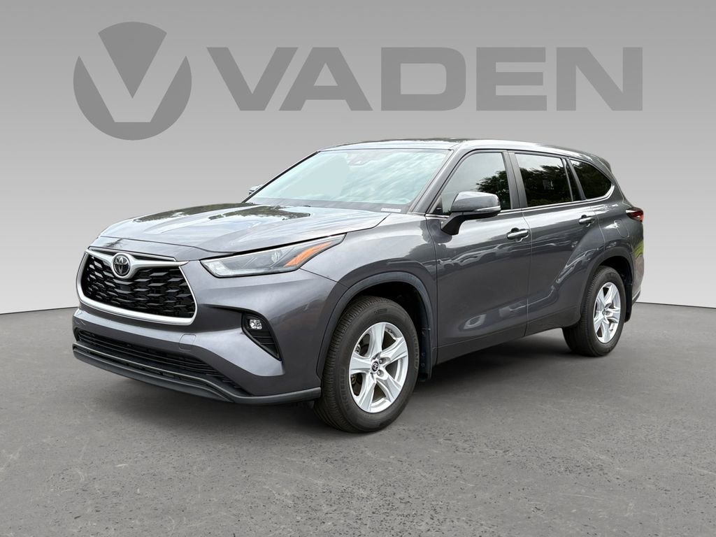 Used 2024 Toyota Highlander LE AWD/4WD image 24