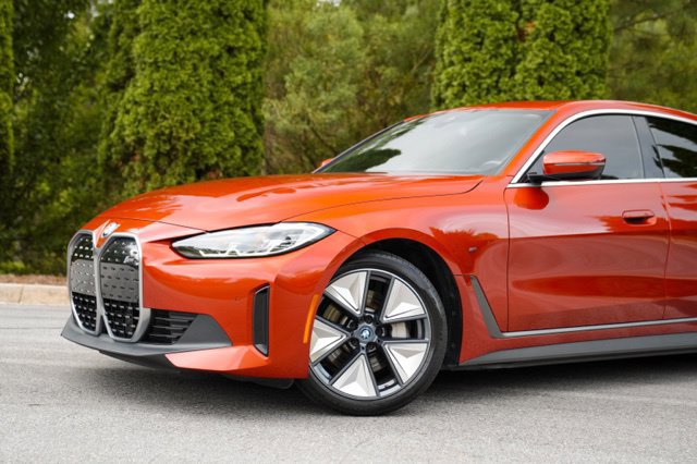 Used 2023 BMW i4 eDrive40 w/ Premium Package RWD image 3