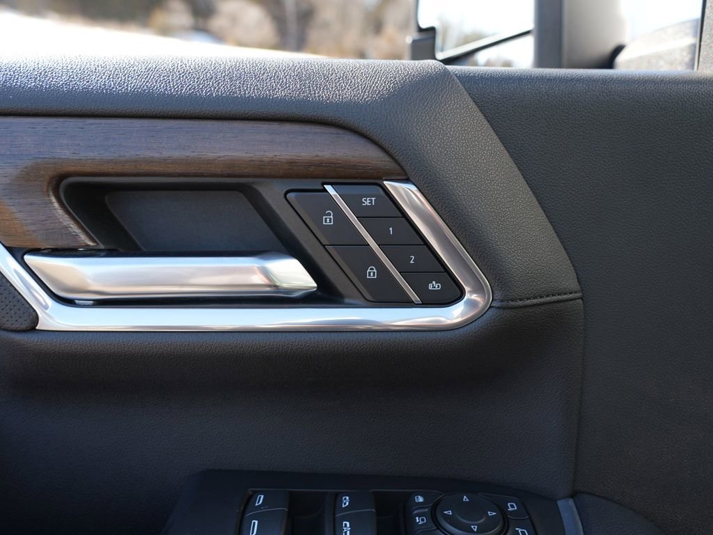 Used 2024 Chevrolet Silverado 2500 High Country w/ Z71 Off-Road Package image 17