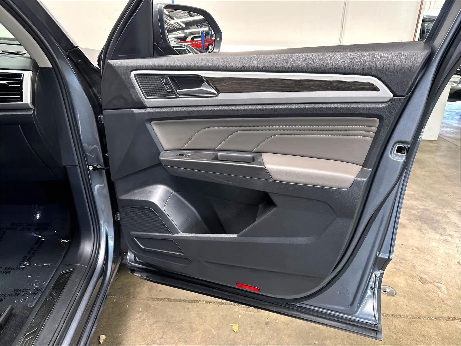 Used 2023 Volkswagen Atlas SE FWD image 31