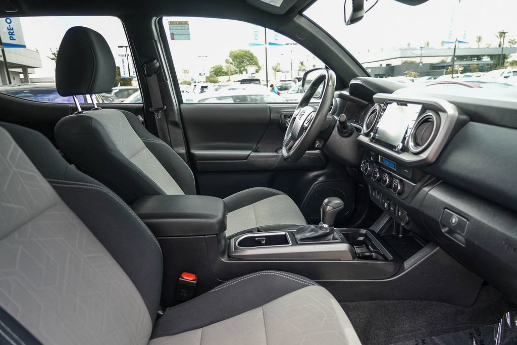 Used 2023 Toyota Tacoma TRD Off-Road w/ Technology Package AWD/4WD image 18
