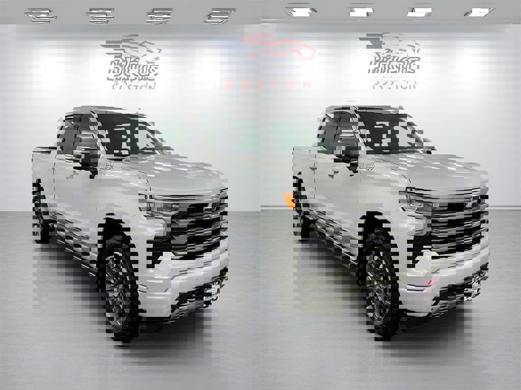 Used 2024 Chevrolet Silverado 1500 High Country w/ Technology Package image 3