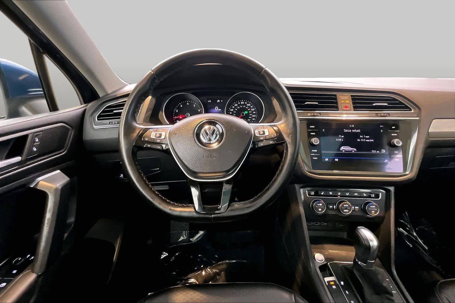 Used 2019 Volkswagen Tiguan SE w/ Panoramic Sunroof Package FWD image 6