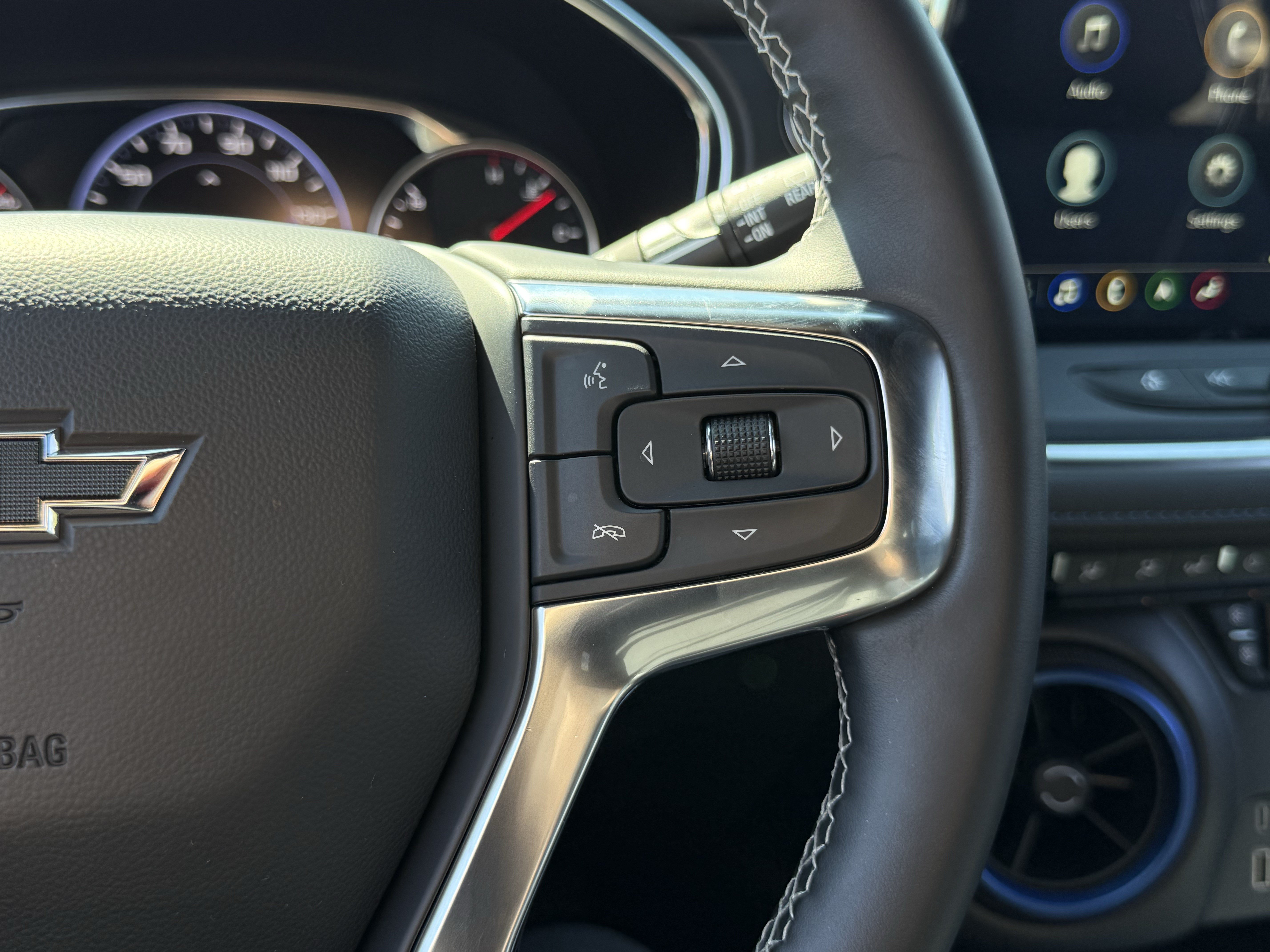 Used 2025 Chevrolet Blazer RS w/ Driver Confidence II Package FWD image 18