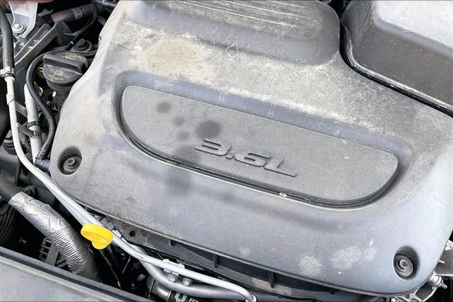 Used 2023 Chrysler Voyager LX FWD image 30