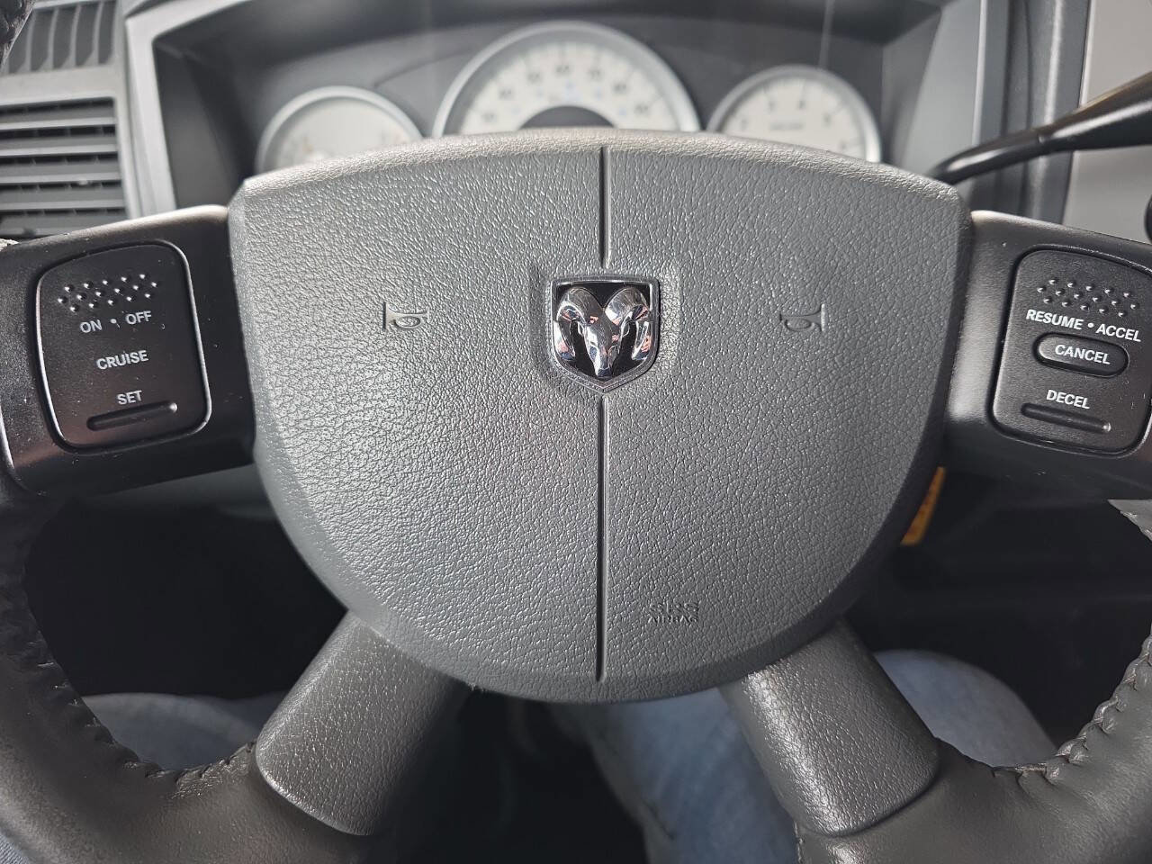 Used 2005 Dodge Dakota SLT image 39