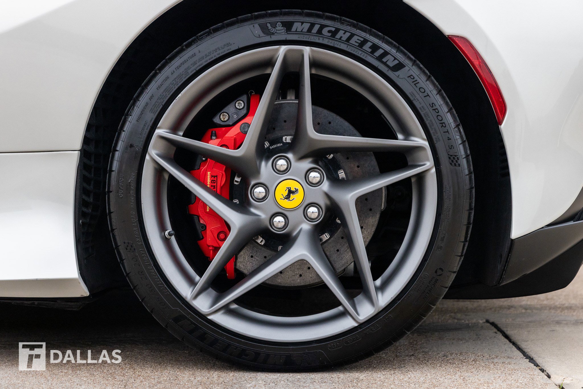 Used 2021 Ferrari F8 Tributo image 9