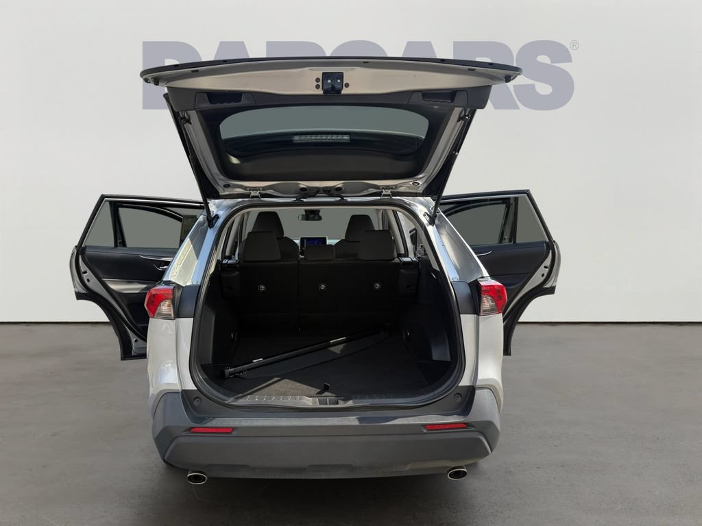 Used 2024 Toyota RAV4 XLE FWD image 30