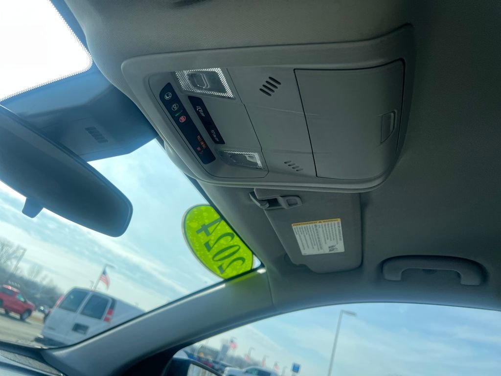 Used 2024 Chevrolet Equinox LT image 21