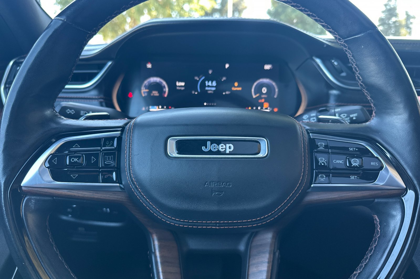 Used 2021 Jeep Grand Cherokee L Summit w/ Advanced Protech Group IV AWD/4WD image 24