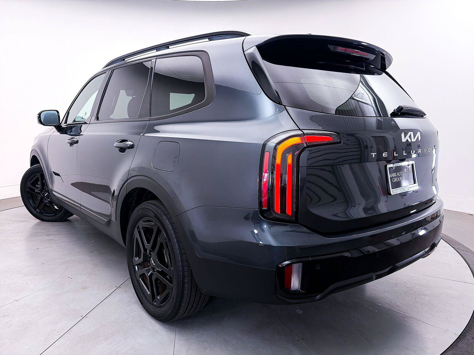 Used 2024 Kia Telluride SX Prestige X-Line AWD/4WD image 2