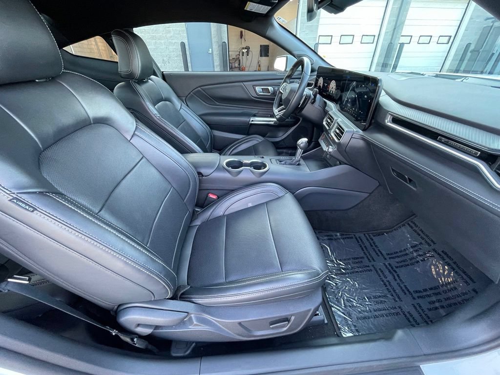 Used 2025 Ford Mustang GT Premium RWD image 26