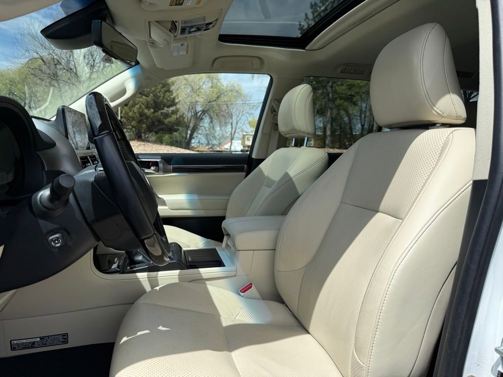 Used 2023 Lexus GX 460 Luxury w/ Off Road Package AWD/4WD image 16