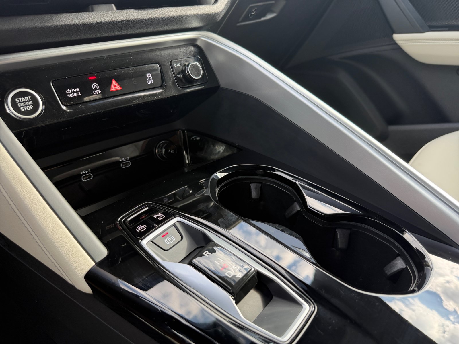 Used 2025 Audi Q5 Premium Plus w/ Premium Plus AWD/4WD image 17