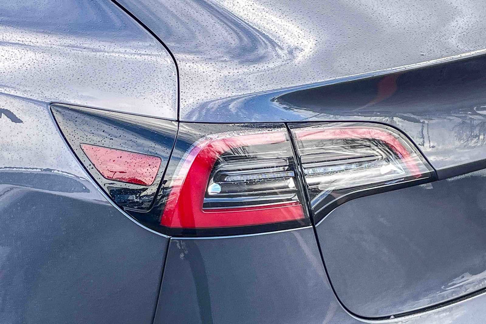 Used 2018 Tesla Model 3 Long Range image 8