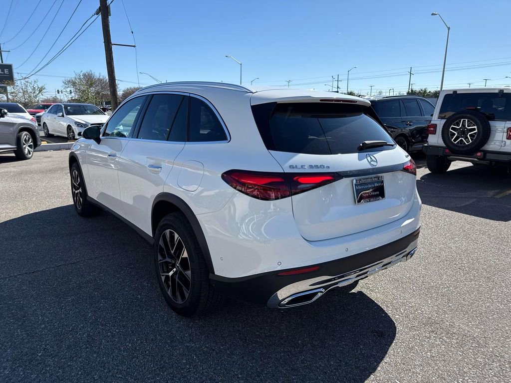 Used 2025 Mercedes-Benz GLC 350e 4MATIC image 5