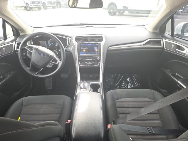 Used 2019 Ford Fusion SE image 16