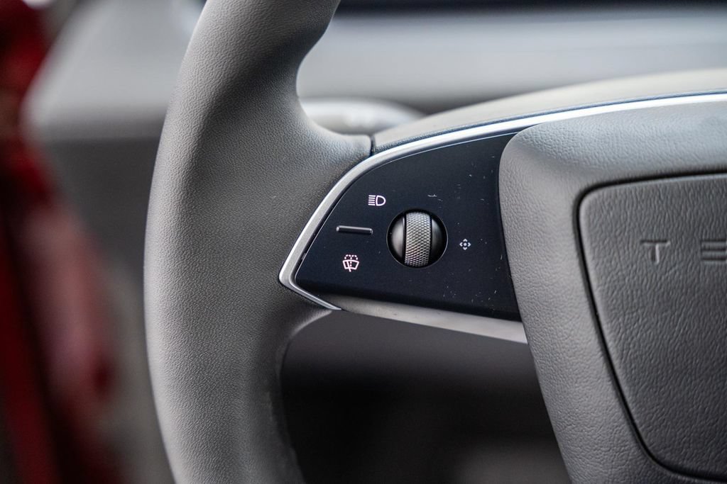 Used 2026 Tesla Model Y 2WD image 25