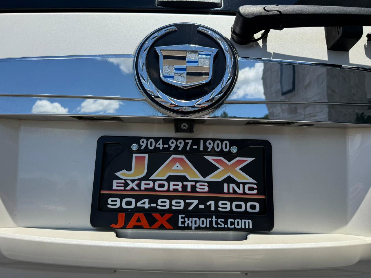 Used 2011 Cadillac Escalade Premium AWD/4WD image 5