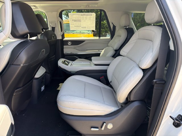 New 2026 Lincoln Navigator L Reserve AWD/4WD image 15