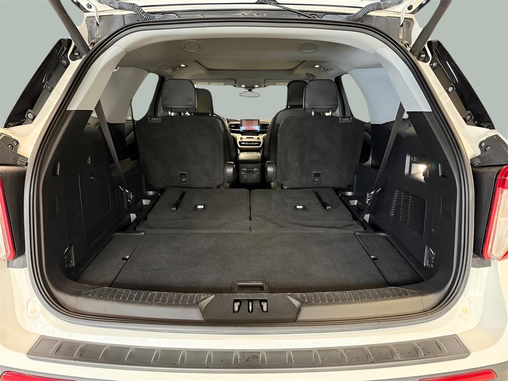 Used 2022 Ford Explorer XLT image 34