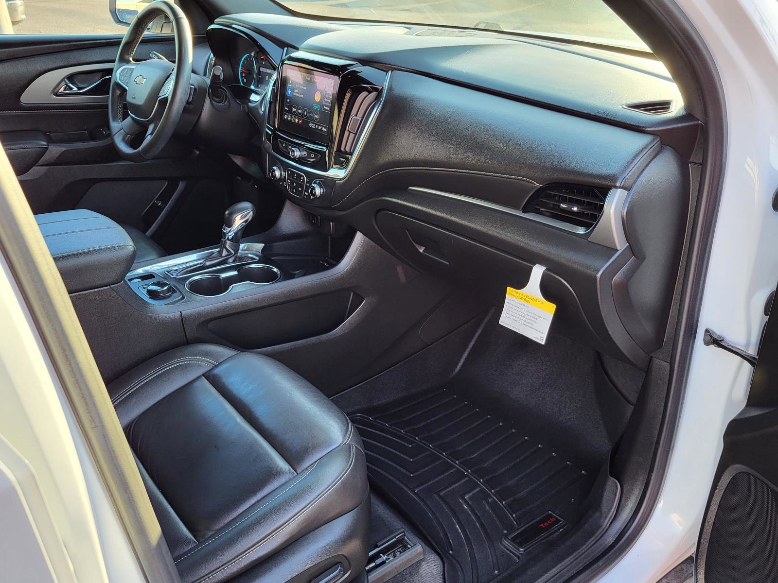 Used 2023 Chevrolet Traverse LT image 9