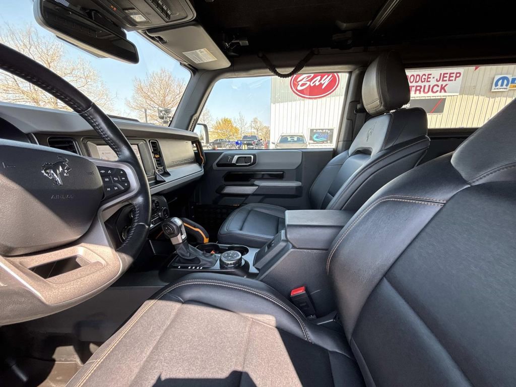 Used 2021 Ford Bronco Badlands w/ Sasquatch Package AWD/4WD image 9