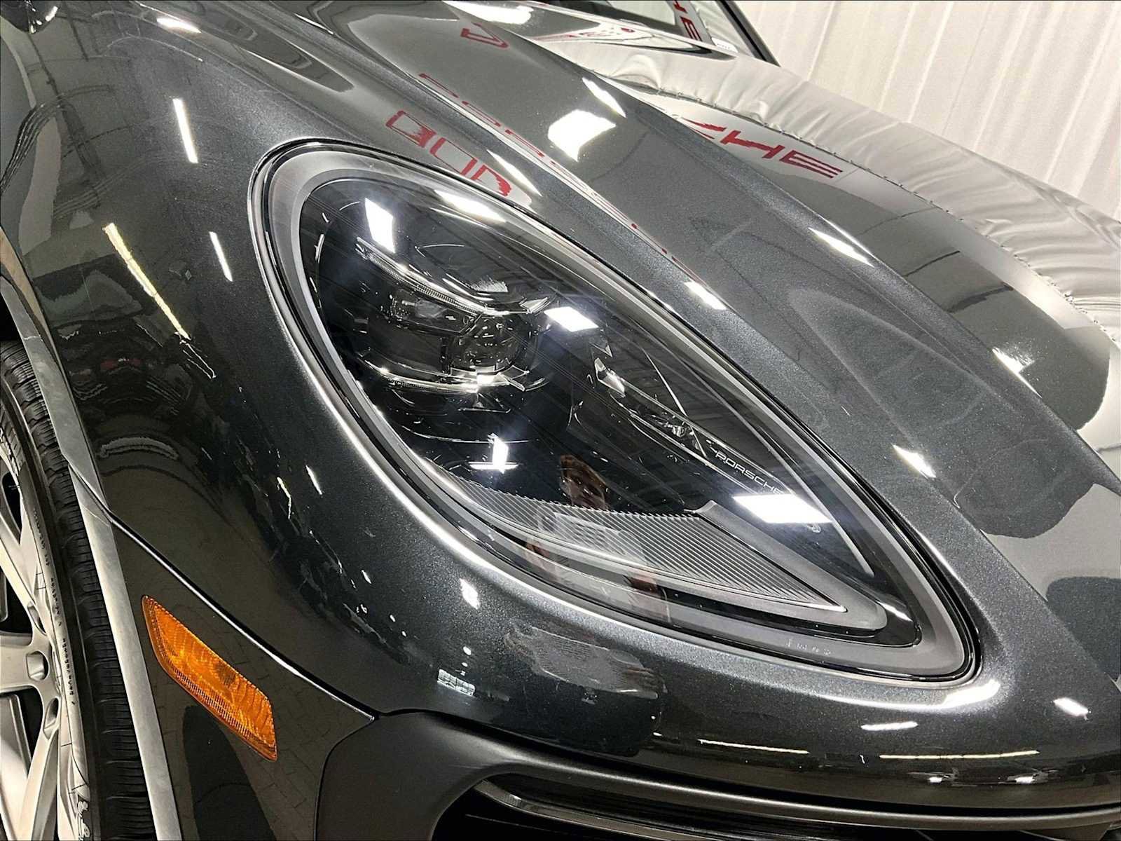 Used 2025 Porsche Macan image 15