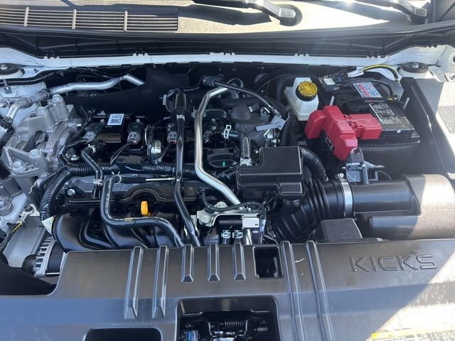 Used 2025 Nissan Kicks SR image 17
