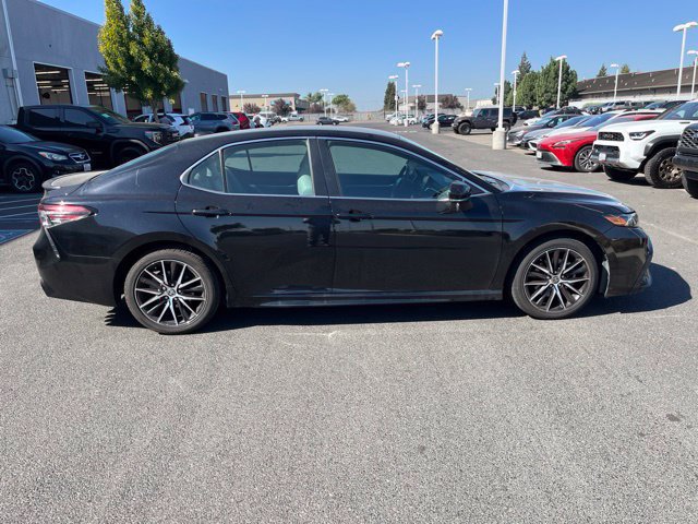 Used 2023 Toyota Camry SE FWD image 2