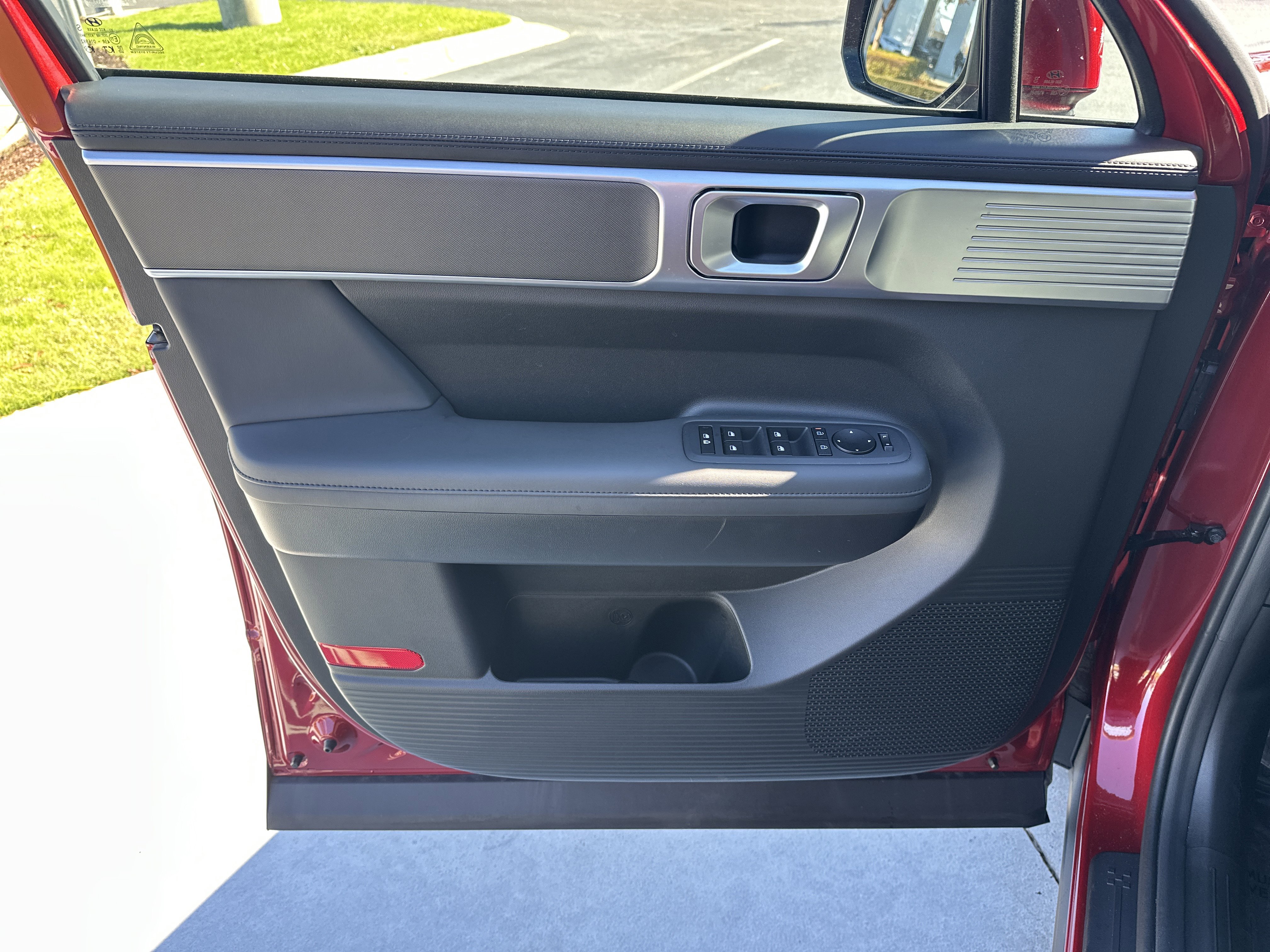 Used 2025 Hyundai Santa Fe SEL image 14