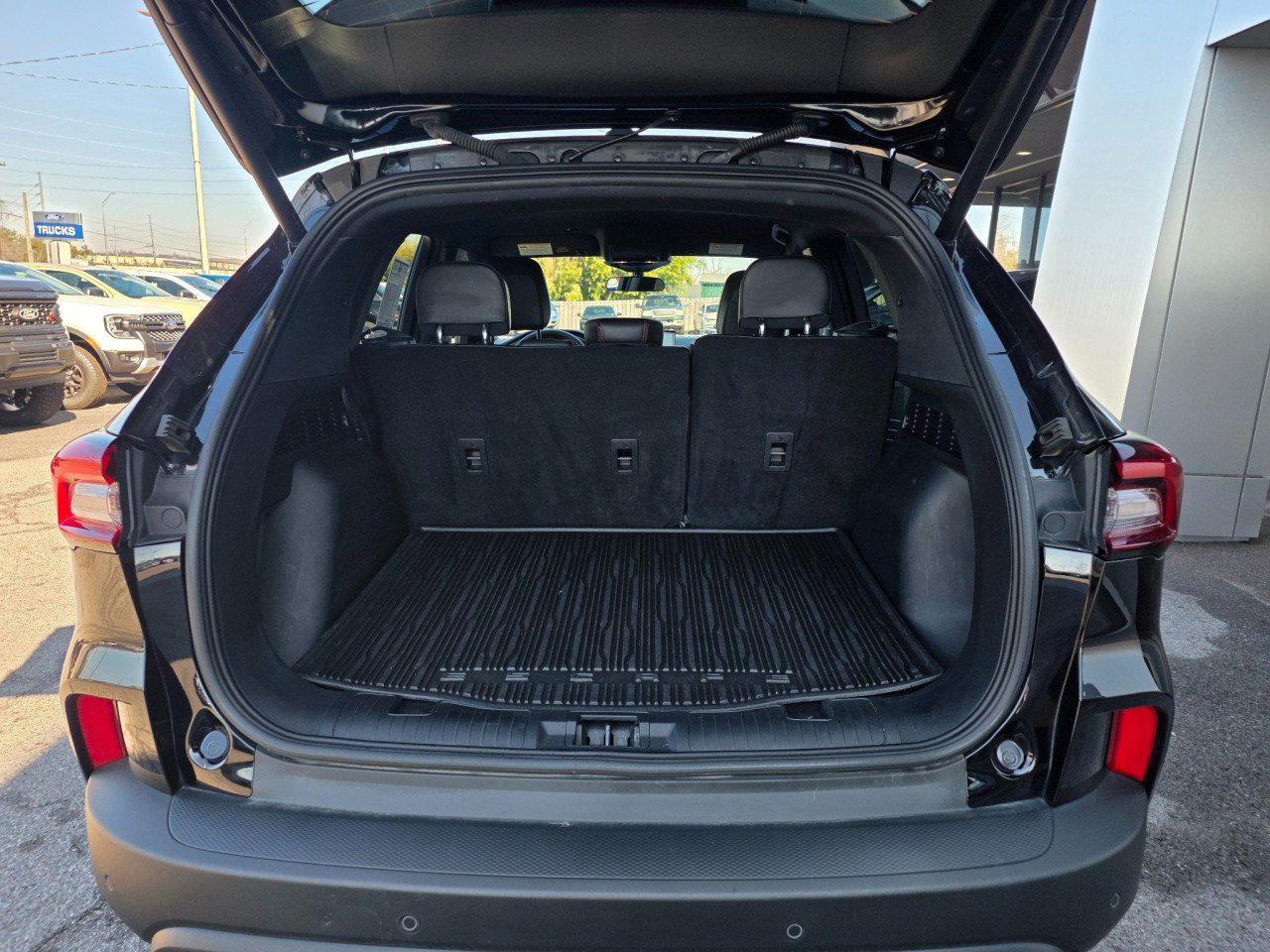 Used 2025 Ford Escape ST-Line w/ Equipment Group 301A image 11