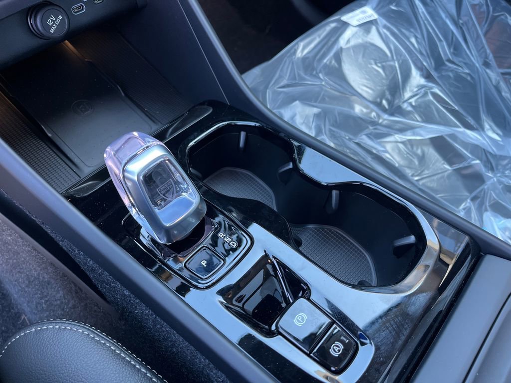 New 2026 Volvo XC40 B5 Ultra AWD/4WD image 18