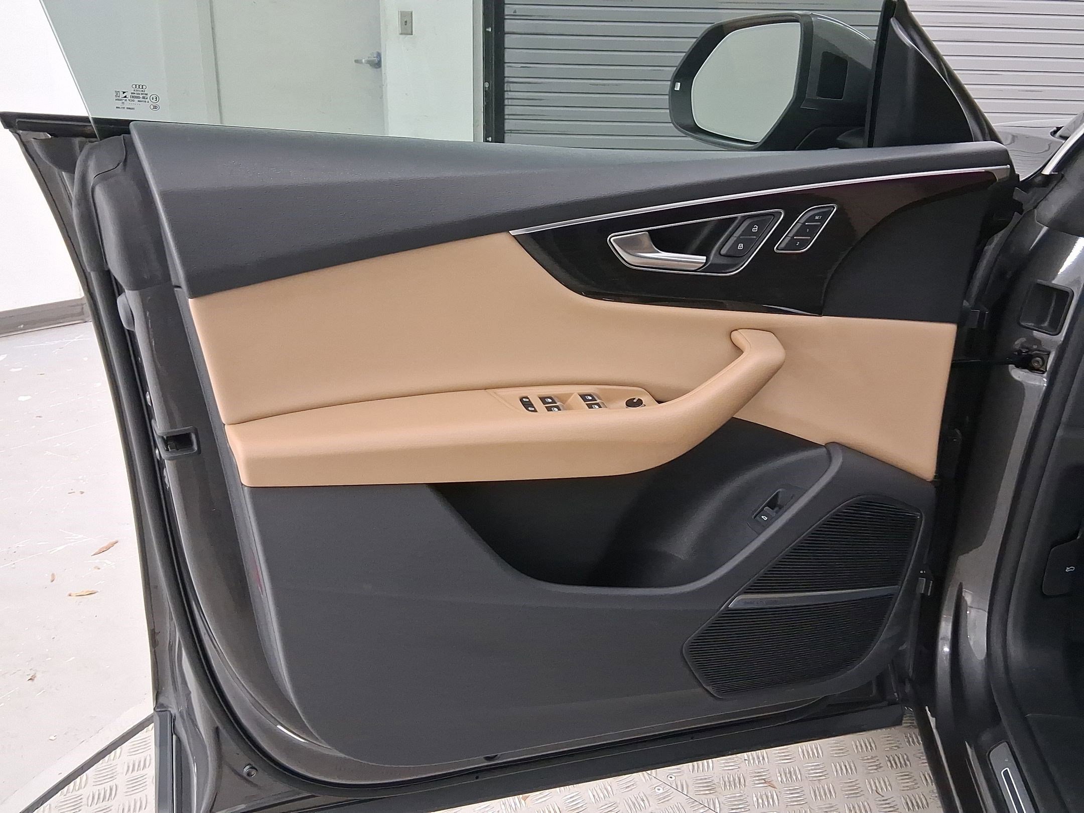 Used 2021 Audi Q8 Premium Plus w/ Premium Plus Package image 12