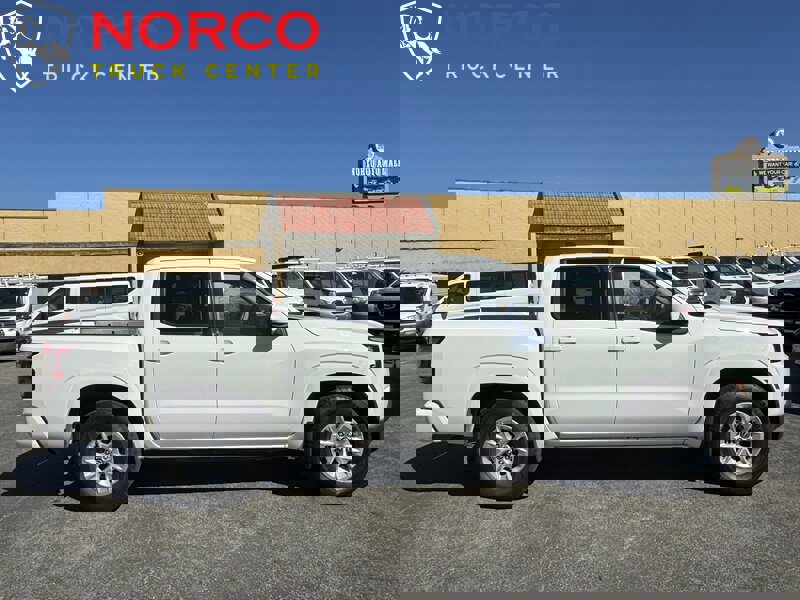 Used 2024 Nissan Frontier SV