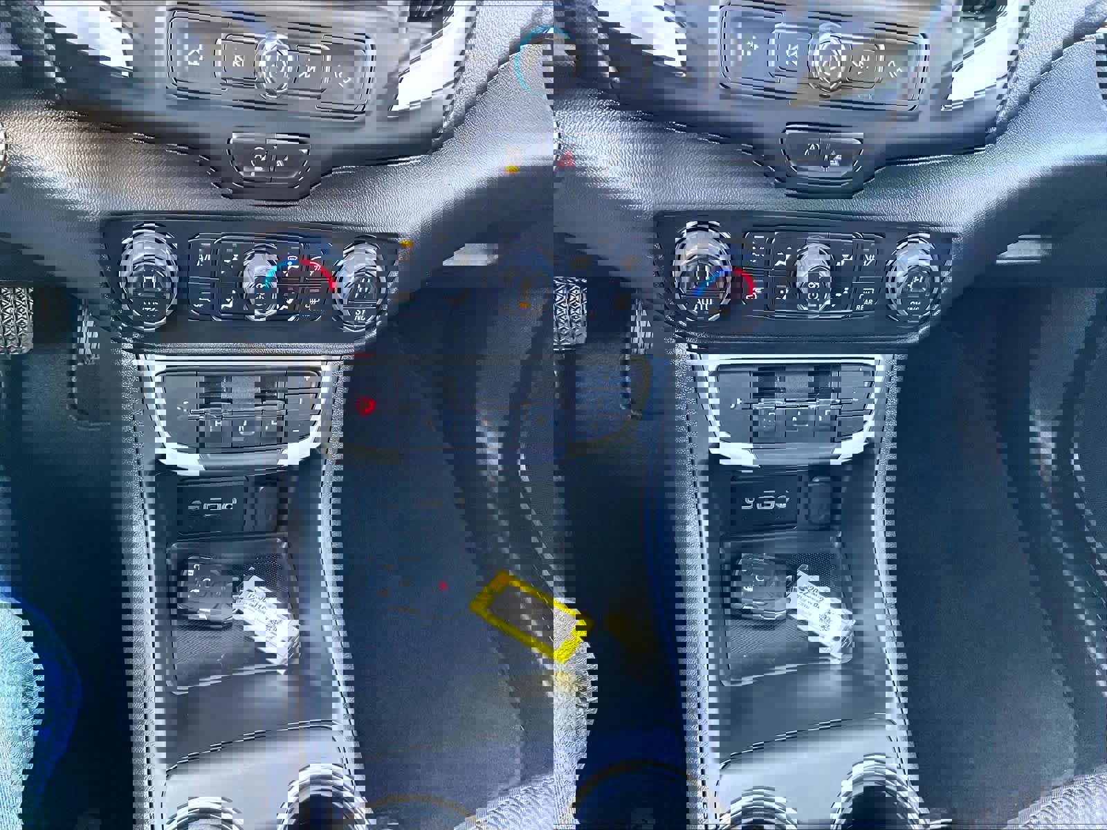 Used 2022 GMC Terrain SLE w/ Driver Convenience Package image 27